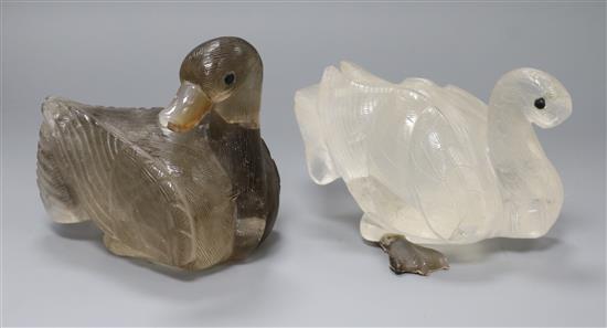 Two models of ducks, in agate and quartz